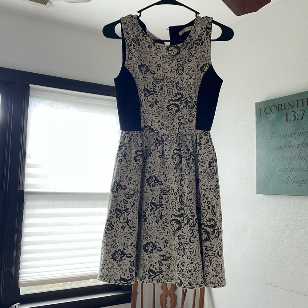 Black and ivory uniquely patterned dress size small